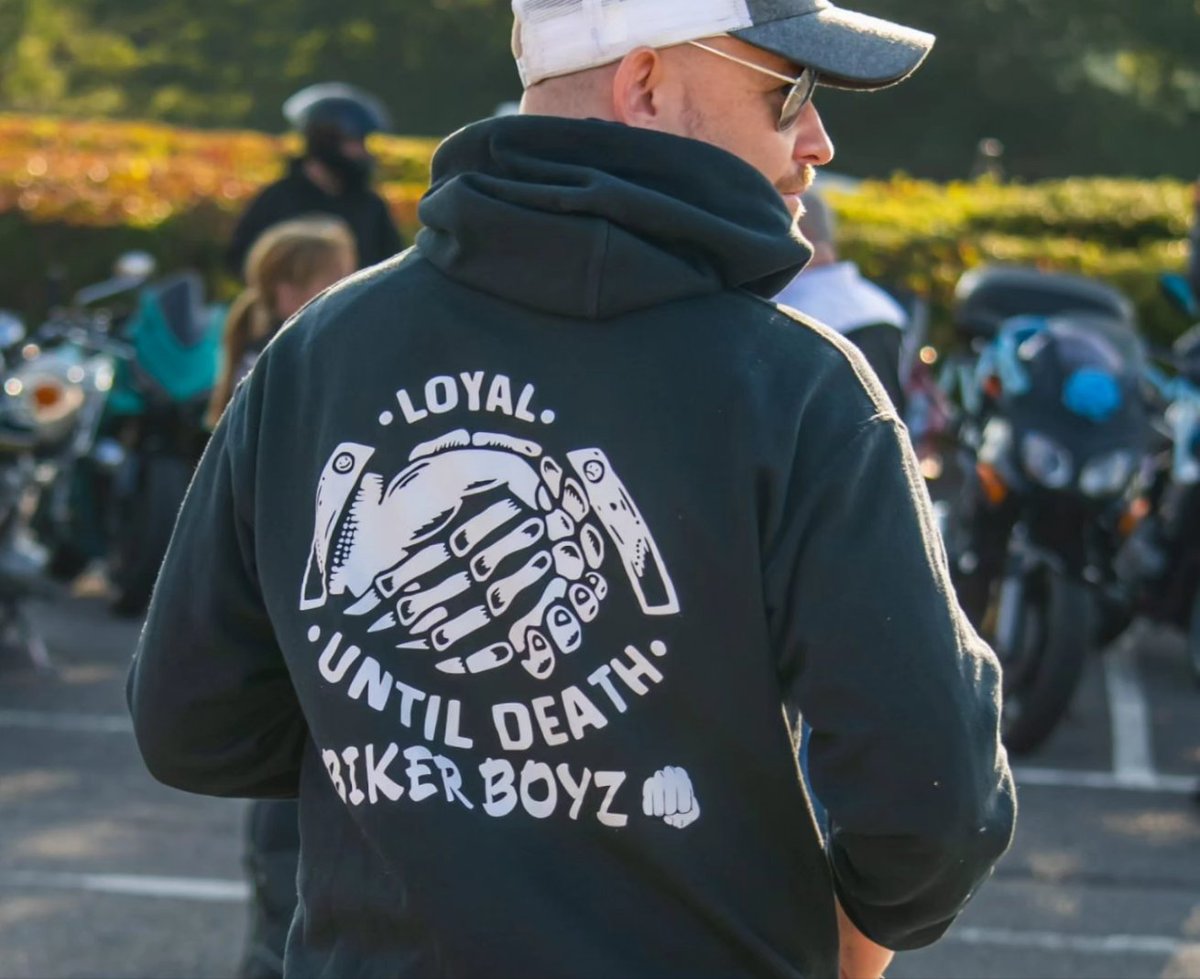 Mark_Tucker8's tweet photo. It was an honour to co-host Baby Matt Matt's charity ride. RiP little man. Over 100 bikes too part and it was amazing! https://t.co/oRJZ2lScaK