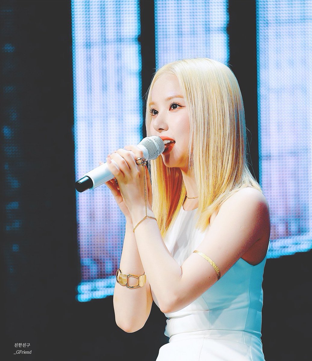 ㅤ

"Wah! Selamat untuk nona Olivia anaknya perempuan. Semoga Nona Olivia dan sang anak lahir dengan sehat ya nanti!."

ㅤ