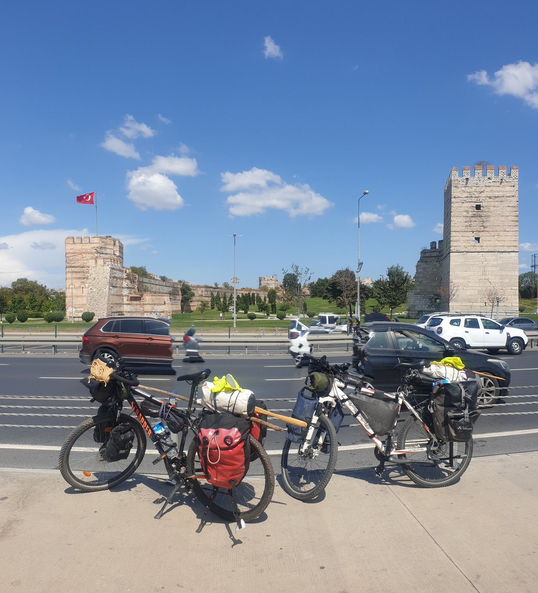 IstanbuLL #runsonradix  🚲🚲 🇹🇷