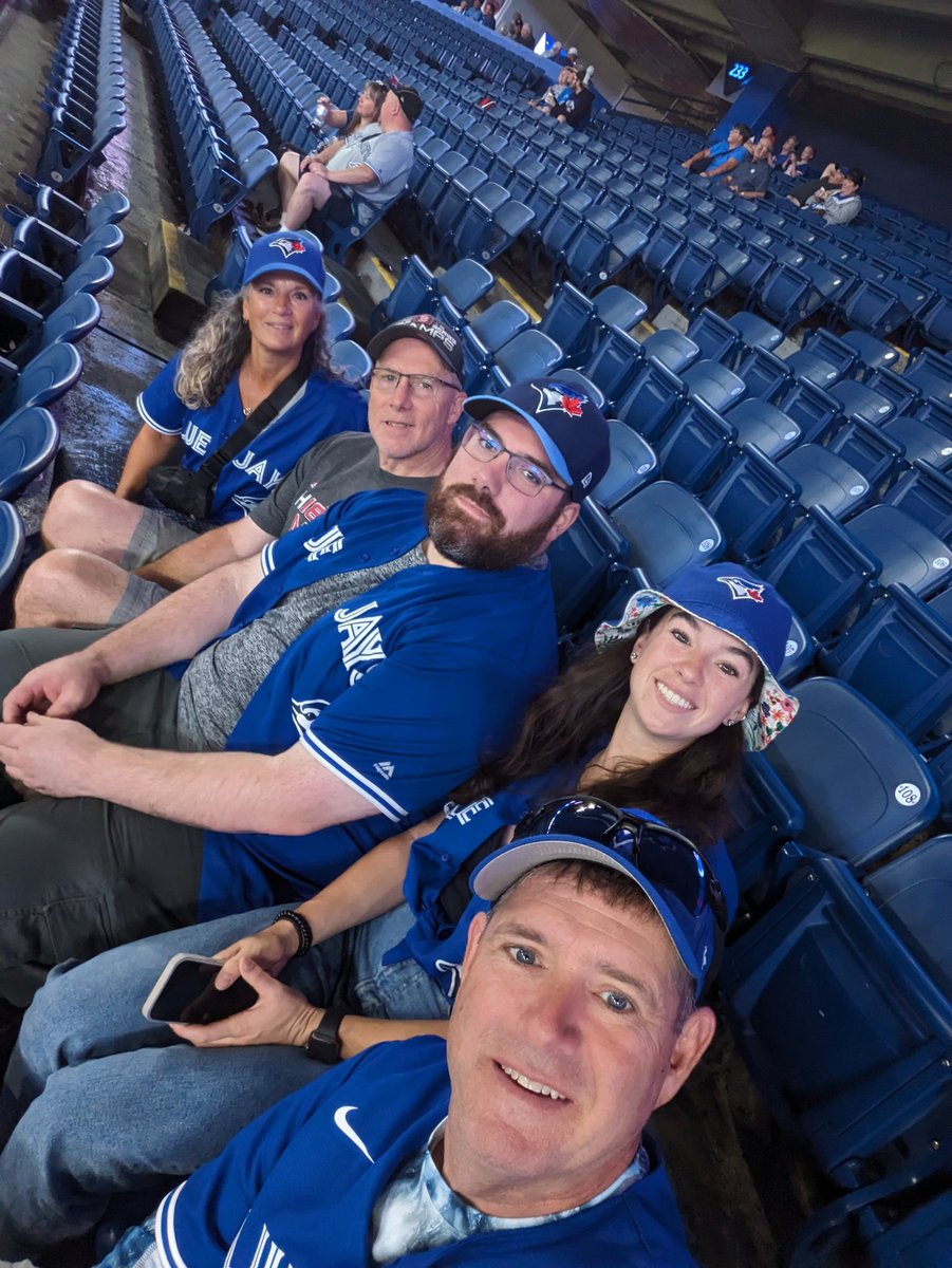 Bigdaddyjeep's tweet photo. Let's get the sweep today for my buddy Dougie's birthday! @BlueJays
#NextLevel https://t.co/oTEMnzjtWA