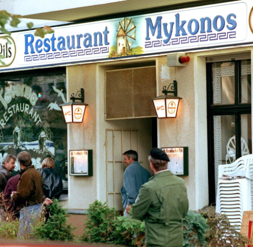 #Mykonos_Attentat:
Am 17. Sep 1992 um 22:50 betraten drei bewaffnete Männer, iranische und libanesische Staatsbürger,das Restaurant Mykonos in der Prager Straße 2 in Berlin. Das griechischer Restaurant war der Treffpunkt für Mitglieder der Demokratischen Partei Kurdistan Iran.