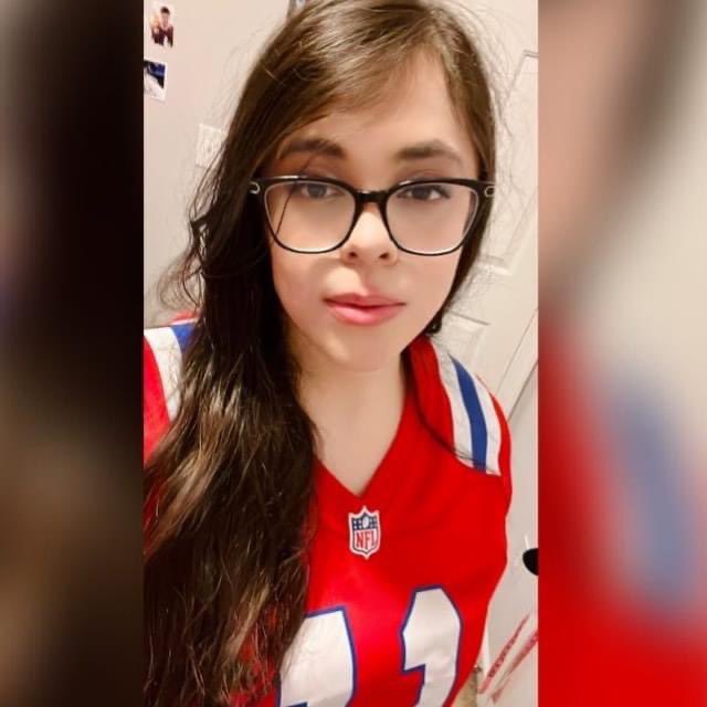 DiiRValverde's tweet photo. De gala con mi color favorito ❤️LFG!! Throwback game!! #Patriots #Throwback #ThrowbackGameDay #ForeverNE #Patriots #patriotsnation #patriotsfootball #patriotsfan #patriotsgirl #patriotswomen #diirvalverde #nfl @Patriots @PatriotsMexico @patriotslatam @patriotsespanol https://t.co/4ujd6fzNjM
