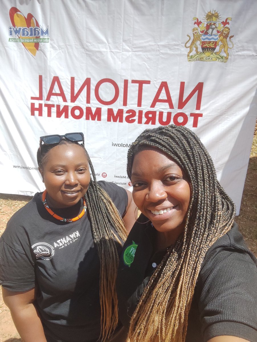 misswezwez's tweet photo. A weekend of cross border cocoa/chocolate exchange with @SocialNaomi of @LivyAfrica
🇲🇼x🇹🇿
💯🌳🍫
Great conversations on building full circle cocoa value addition businesses on the continent.
#cocoa #cacao #chocolate #agribusiness #ecotourism #foodexperiences #travel #AfCFTA https://t.co/x1Akm4MTpE