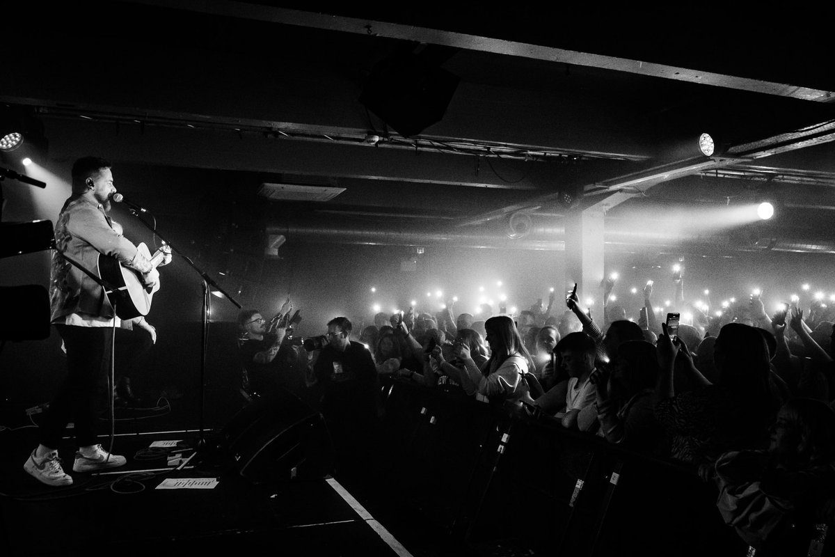 𝐂𝐚𝐦𝐦𝐲 𝐁𝐚𝐫𝐧𝐞𝐬 tweet media