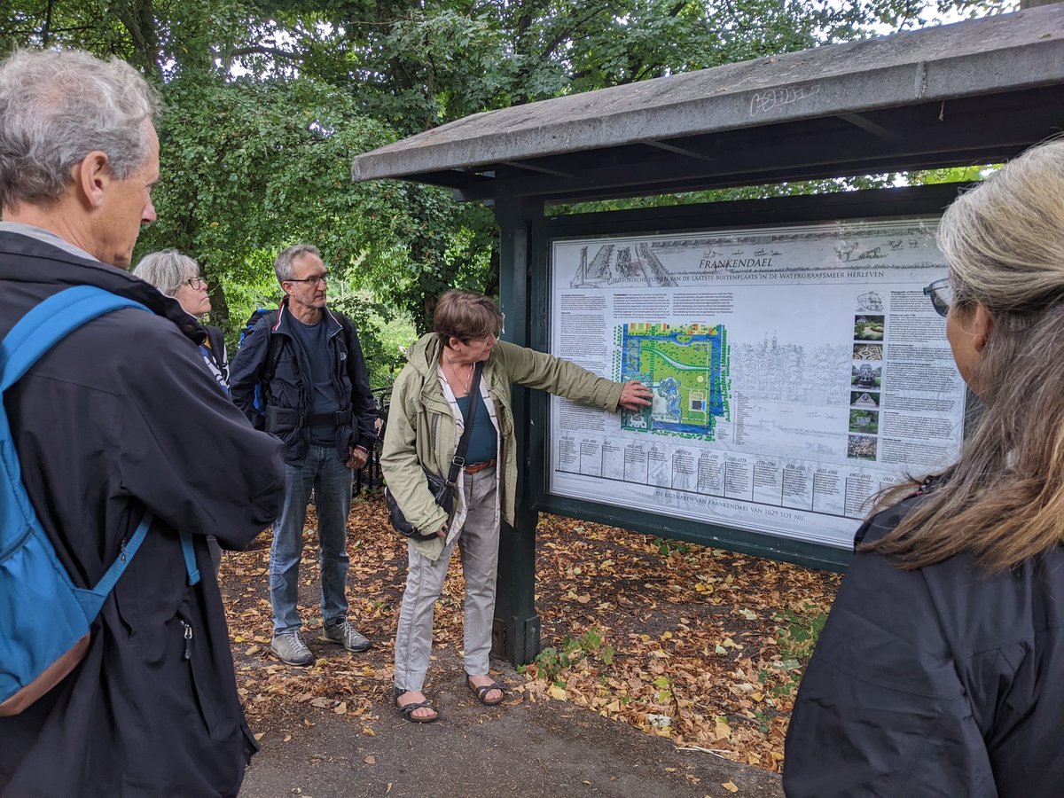 Wandeling olv @Stadsecoloog020 door Park Frankendael. Mooie en rijke groene oase in Amsterdam. Deelnemers waren sponsoren van <a href="/NaturaIberica/">Stichting Natura Iberica</a> . Zo was de natuur in Amsterdam vanmiddag nauw verbonden met die in het Portugese Faia Brava.