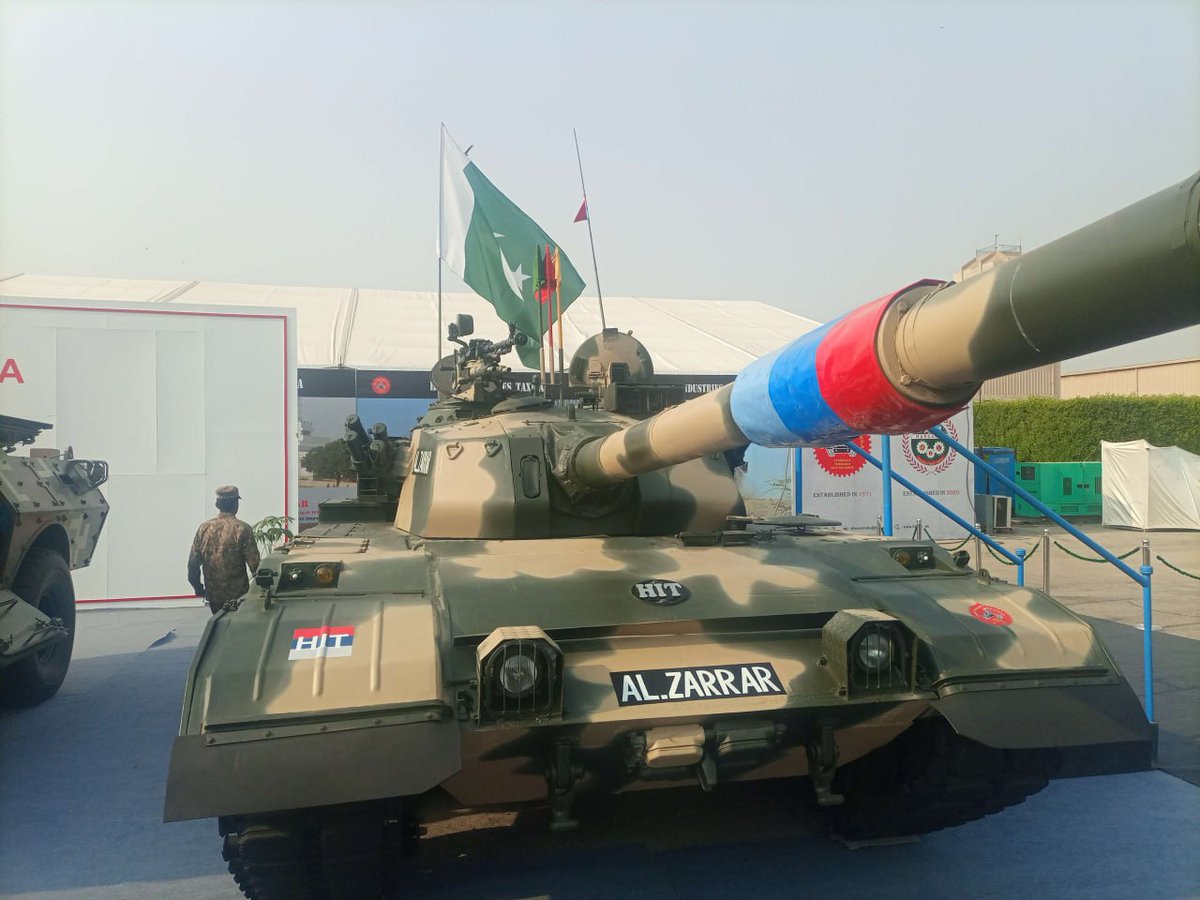 PakDefTeam's tweet image. #AlZarrar tank produced by HIT with a new welded tower at #IDEAS2022