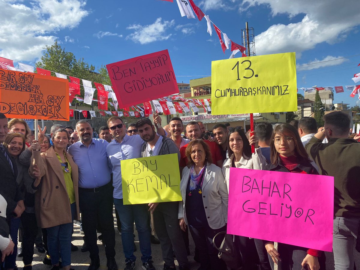 MenderesChp's tweet photo. 38. İzmir İl Kongresinde güven tazeleyerek İl başkanlığı görevine yeniden seçilen Şenol Aslanoğlu’nu, yönetimini ve disiplin kurulunu tebrik ediyoruz. Başkanımıza ve yönetimine çalışmalarında başarılar dileriz.

@aslanogluchp 
@chpizmiril https://t.co/HljSQ3XZXM