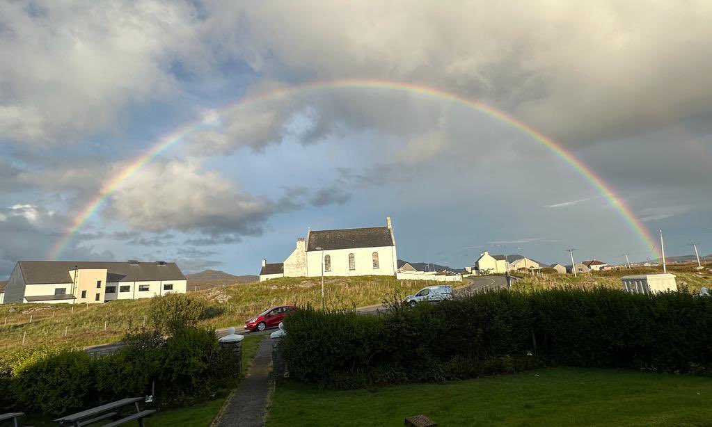 l_areid's tweet photo. Great few days on  Eriskay improving my Gaelic with the help of #ceolas and #anclascamelon. Cultar agus canan. https://t.co/7XEStQplvw