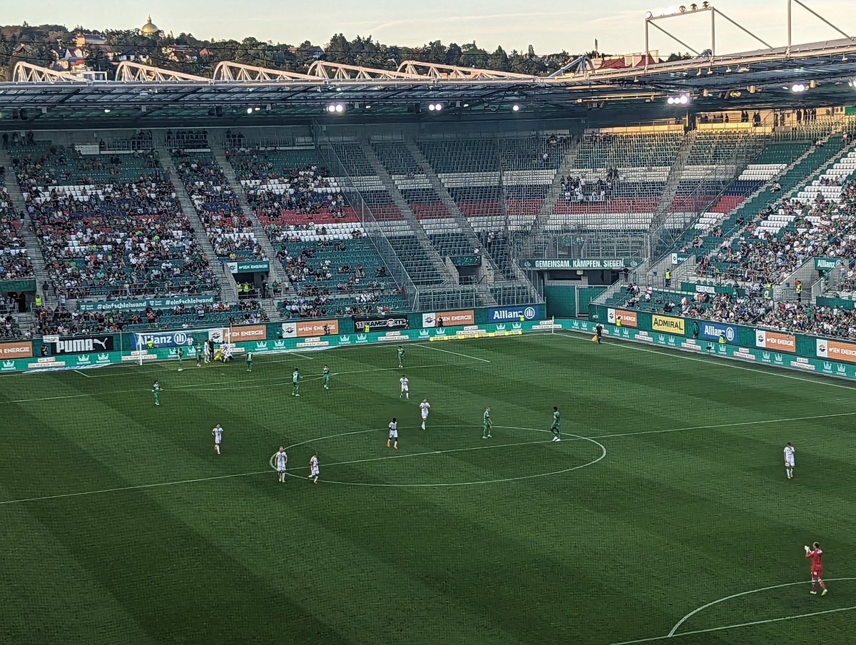 OtherBundesliga's tweet image. GOAL WOLFSBERG! 

🟥 Kongolo is sent off for Rapid and Bamba slots home the spot kick for the visitors. Game on! 2-1. #SCRWAC