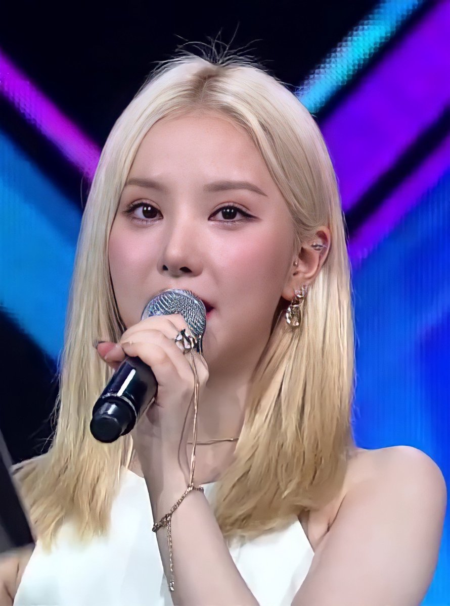 ㅤ

"Kami mengucapkan terima kasih banyak kepada Tuan Xander atas sambutannya pada malam hari ini ya, dan tidak kerasa kita sudah ada diujung acara, bukan begitu kak Ayu." Ucap Euna sembari menatap kearah kak Ayu sambil tersenyum.

#GetReadyForOliviaBaby

( <a href="/antologikartika/">MC — 𝑲𝐚𝐡𝐢𝐲𝐚𝐧𝐠 𝑨𝐲𝐮, 李。</a> )

ㅤ