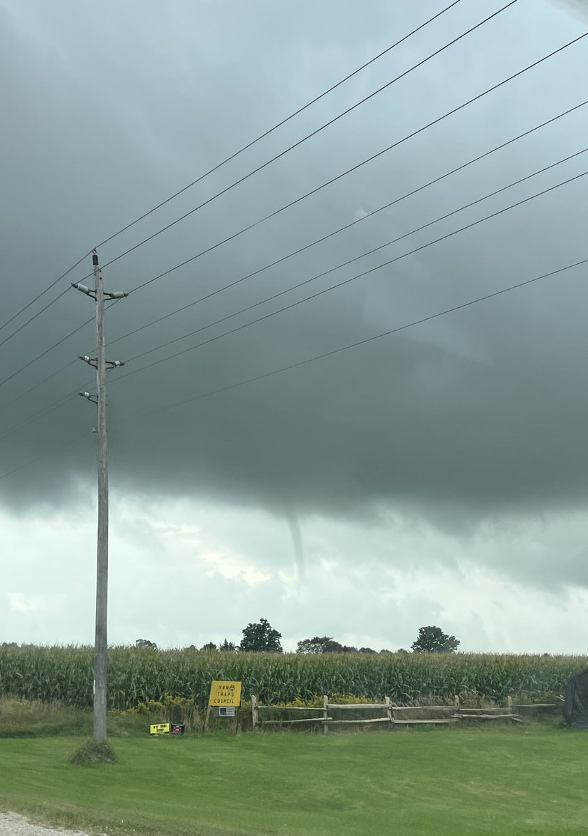 shedbound's tweet photo. ⁦@weathernetwork⁩ North of Teeswater about 15 minutes ago https://t.co/AthRvc1iIj