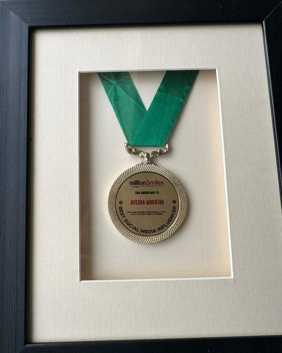 ayeshairsa's tweet photo. Allhamdullialh!
Bandel of thanks #Mspk
Best Social Media Influencer Award by @MillionSmilesPK. I am also thankful to
@arooba_kainat
@IrsaIlyas2
@AbuzarShah0 who supported me in this journey. https://t.co/iklXqEJGAm