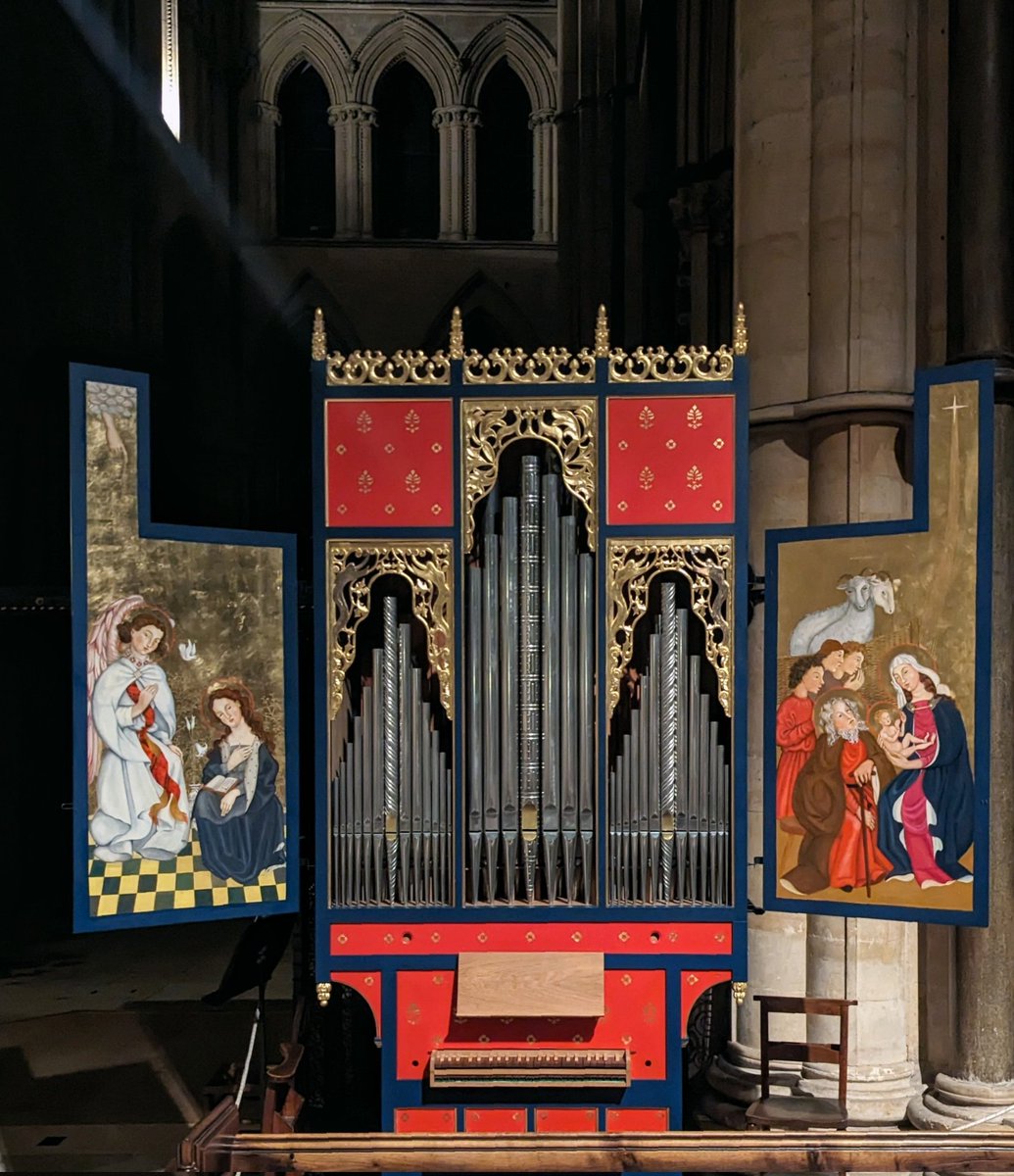 Lincoln Cathedral Choir tweet media