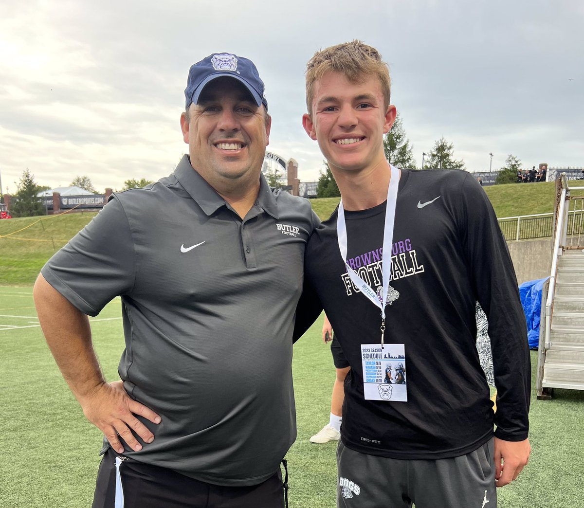 OscarFrye18TD's tweet photo. Great time at @ButlerUFootball GameDay visit. Big thanks to @JoeCheshire & @Coach_JKnowles for 1st-class experience. Good spending time w/ former @BHSdogsfootball studs, @CloydNickolas & @MichaelWill_24.

@CoachWhitaker1 @Coach_McQuillan @xfactorQB @DfwSho @NE_Ok_HS_Sports @IndianaPreps @SunilSunderRaj3 @UOrangemen @KyleZoomZumbach @tballardqbcoach @OneHeart317