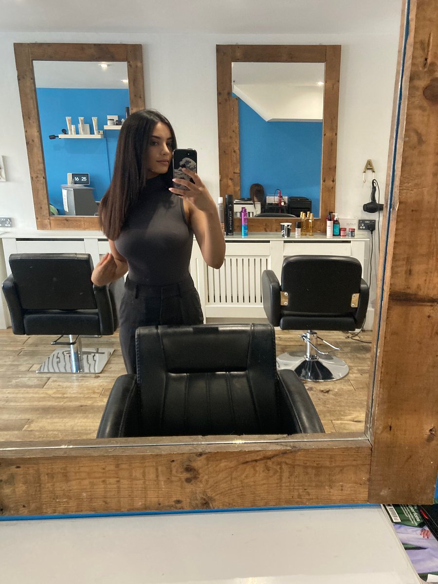 Gm y’all, I hope everyone is having a great Sunday 💛

I personally just went to the hairdresser and it feels amazing! I was needed this