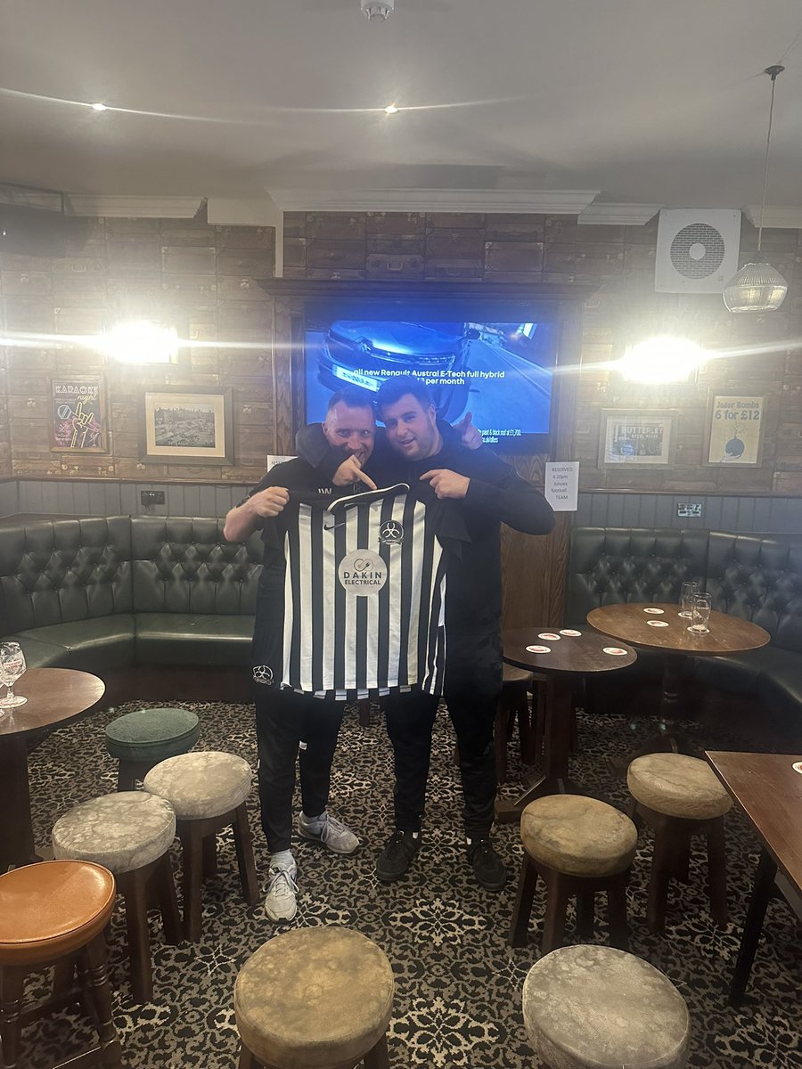 3HorsesFC's tweet photo. Sundays are back!! New signing @Cookie_5298 scores a wonderful lob in a 9-1 win against @BlackwellMWFC1 J.Whysall pictured with our new target man. https://t.co/au1cxeMVJb