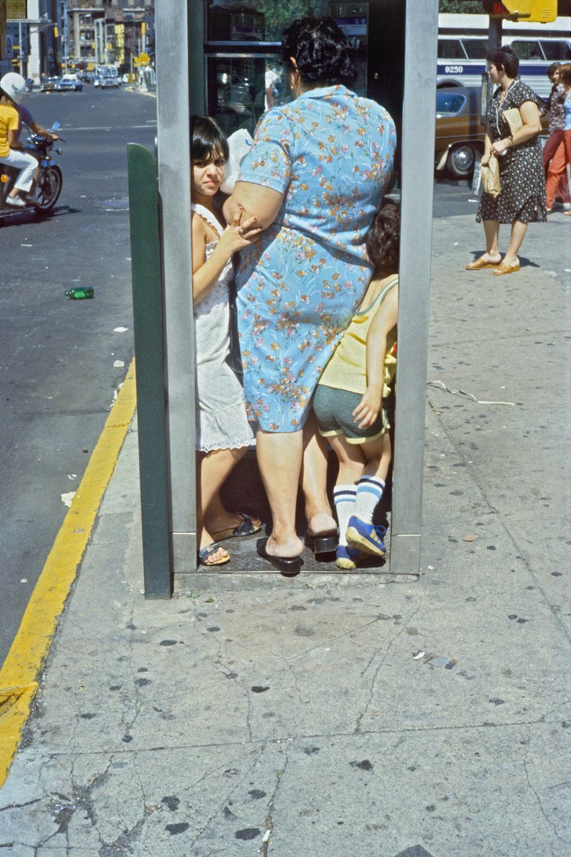 📷by Helen Levitt