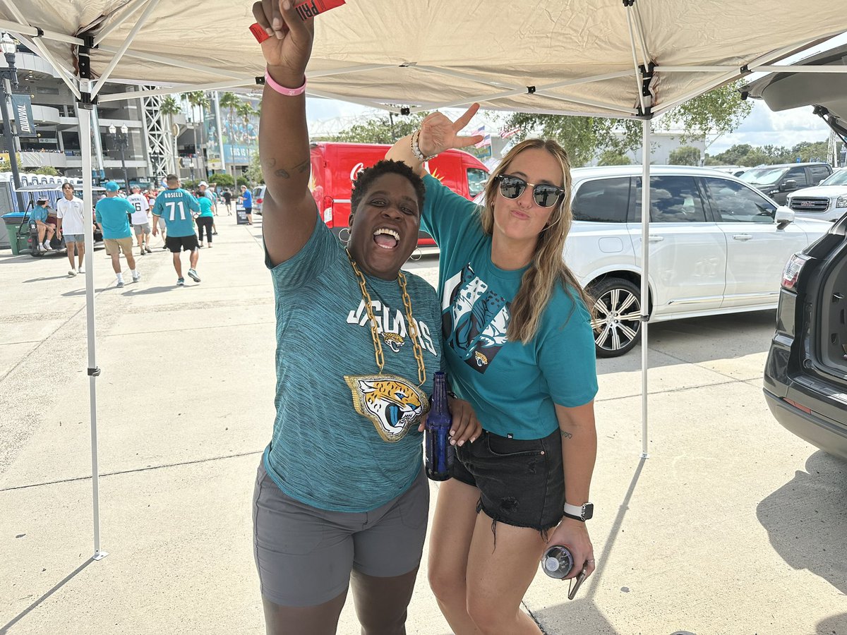 FCNsports's tweet photo. Teal OUT at the @jaguars home opener. 

The #Jaguars taking on the @Chiefs!!

Sports Director Chris Porter will keep you posted on the action here all game long. #teamsideline https://t.co/9PZD4TL68F
