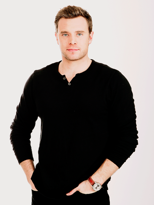 DrewandSam_GH's tweet photo. Gutted by the news. How can this be? Billy Miller, you were magnificent, kind, generous, and talented. We love you. Rest in peace to our favorite actor. Our thoughts and prayers are with his family, friends, and fans. 

Thank you for sharing your gift with us. 🙏 #BillyMiller https://t.co/PKO8LR98sP