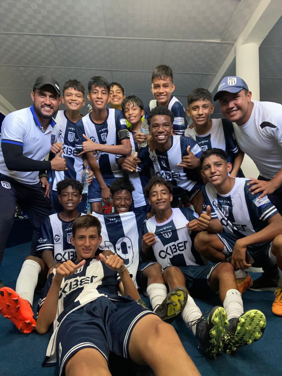 Formativas9Oct's tweet photo. Destacada participación de la categoría Sub 14 del Súper 9, goleando 6x1 a Guayaquil City por torneo @AsoGuayas.👏🏻⚽️

#LaNueveEsperanza https://t.co/BpkdyreDVw