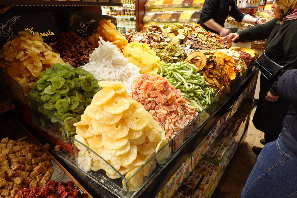 Davestravelworl's tweet photo. Grand Bazaar, Istanbul, Turkey, #bloggershutrt #theclqrt  #bloggersdreamrt #bloggerstribe @bloggershut @_teamblogger #teamblogger #MustSeeSightsinIstanbul #GrandBazaarIstanbul #GrandBazaar #Istanbul #WhattoseeinIstanbul #SightseeinginIstanbul #SpiceMarket #Spices https://t.co/4xU2sjZMeS