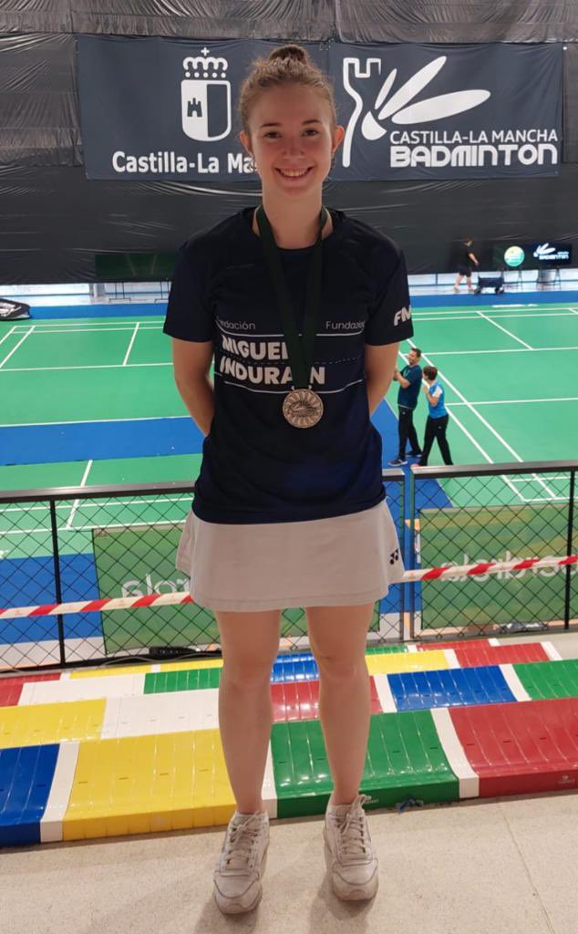 CBBelmecher's tweet photo. 🚩@CBBelmecher Amaia Torralba se proclama subcampeona de la Copa Iberdrola de Clubes 2023. Amaia juega cedida con el club @Cb_Oviedo 
Enhorabuena!! 🏸💙🩵🤍🏸
@FundMIndurain @CopeEstella2 @Deporte_navarro @deporte_na https://t.co/ewbiAgKFy4
