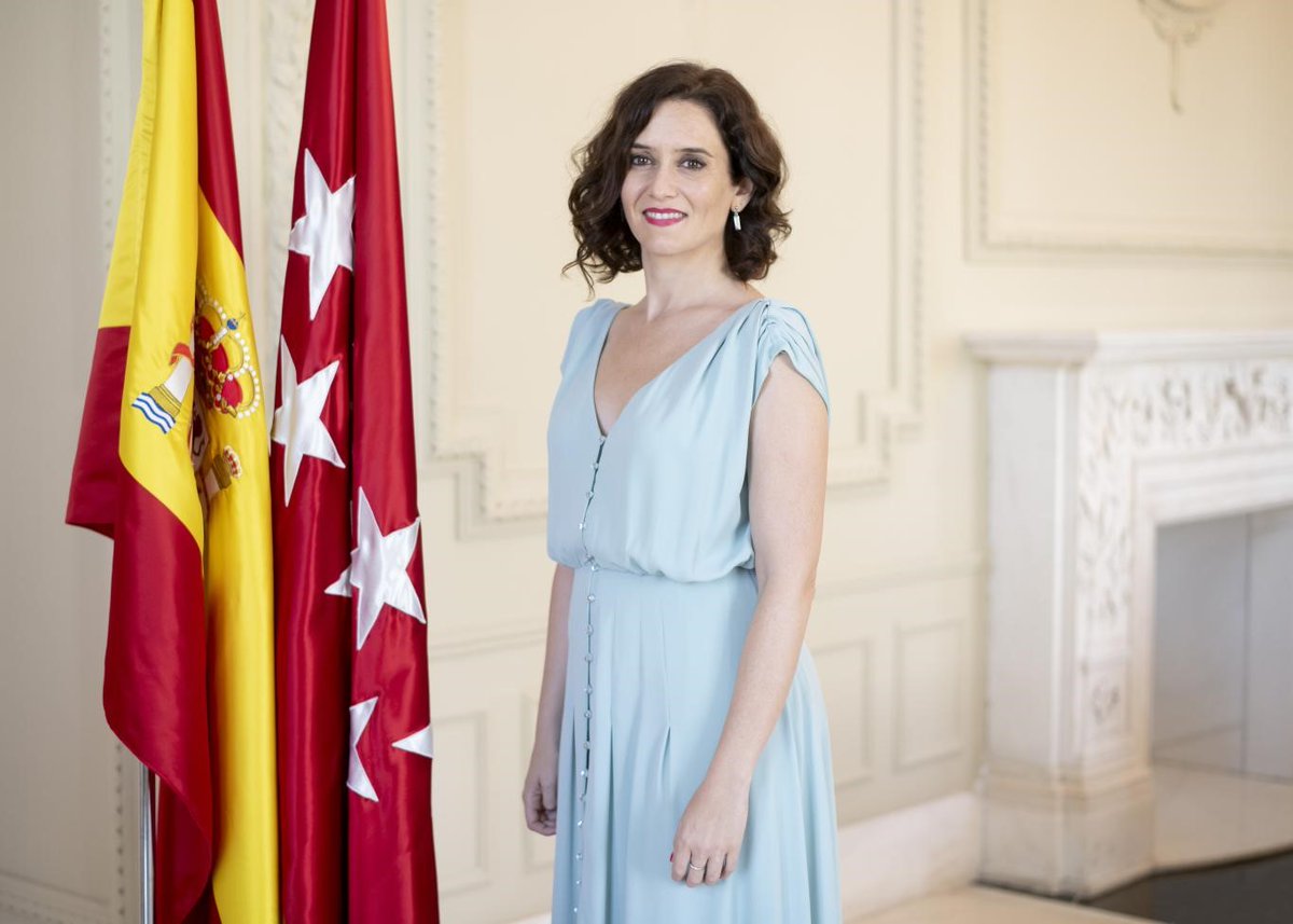 Mediante carta de fecha 27 de Julio de 2.023, la Presidencia de la Comunidad Autónoma de Madrid, comunica a la Real e Ilustre Congregación de Nuestra Señora de la Soledad y Desamparo, la aceptación de su Presidenta Dª. Isabel Díaz Ayuso, como Camarera de Honor de la misma.
