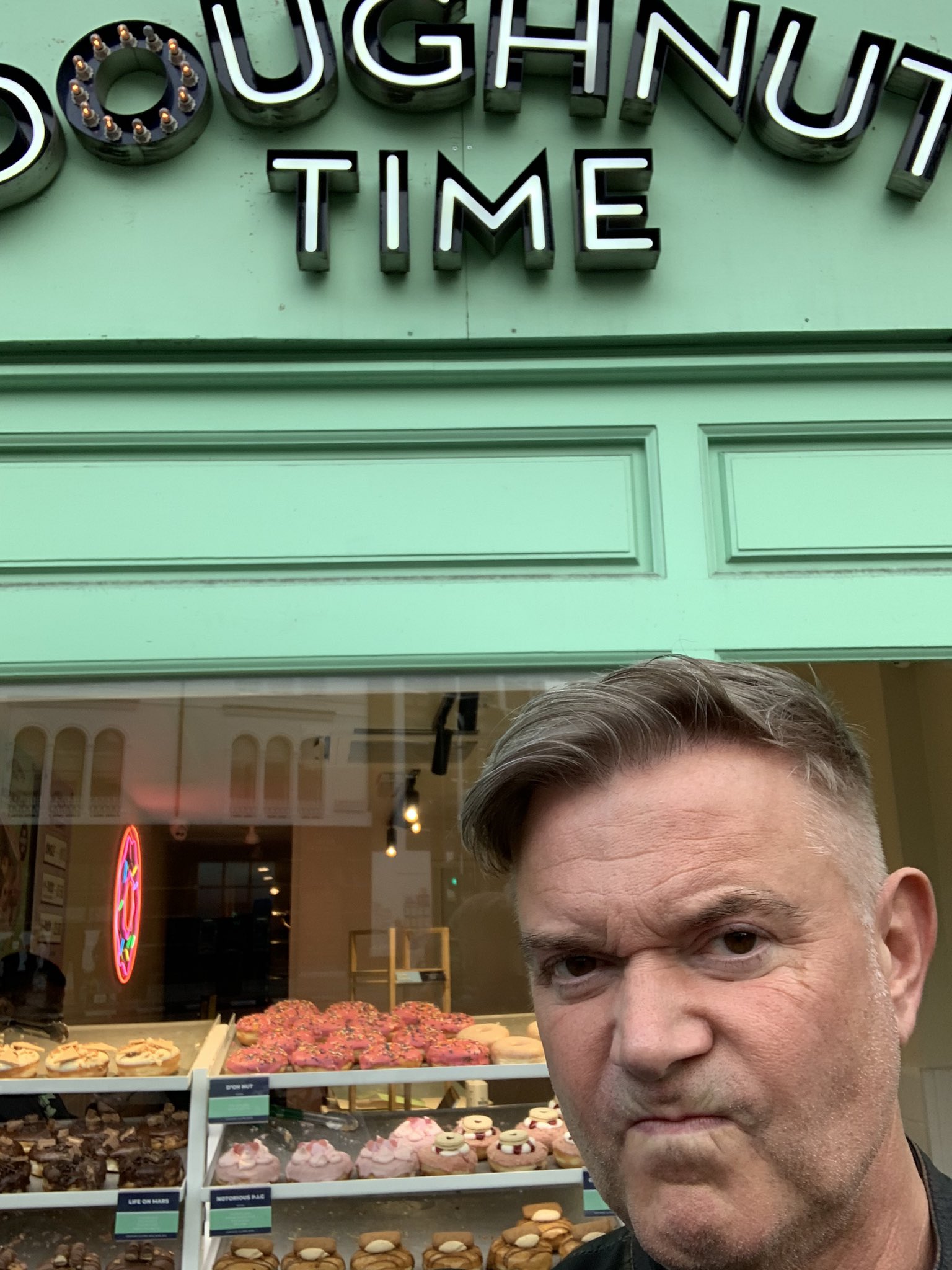 Darren Day on X: When you're dieting… and you see a doughnut shop