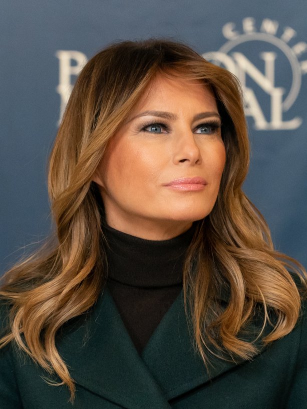Please drop a❤for our stunning First Lady Melania Trump!