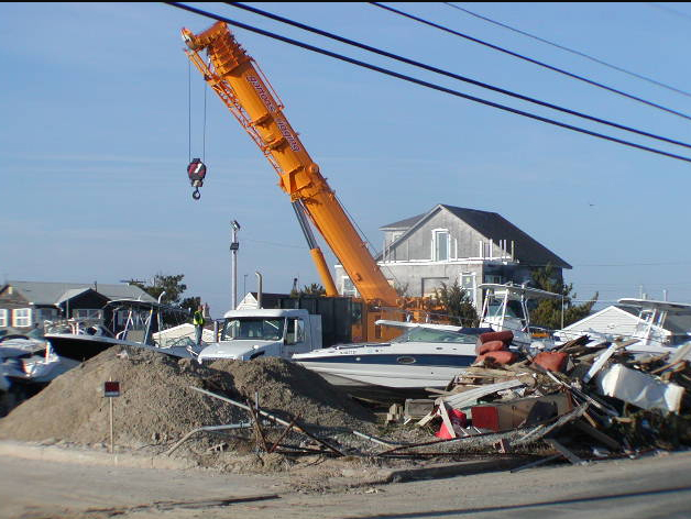 Gartonsrigging's tweet photo. Hurricane season is upon us, and we're here to lend a helping hand with all your cleanup needs. ππ Our experienced team is ready to assist in the aftermath of any storm. Don't hesitate to reach out. Stay safe! βπͺ #HurricaneSeason #CleanupServices #StormPreparedness #Safety https://t.co/ECoeqdatYB