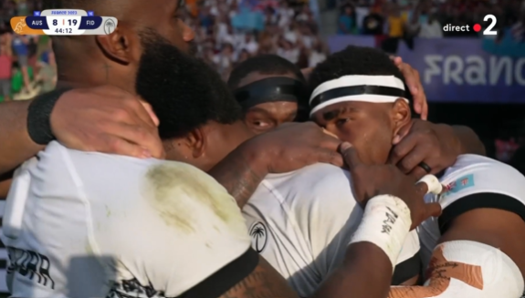 fabien_fichaux's tweet image. 1ère transformation pour le Fidji 19-8 #AUSFID #RugbyWorldCup