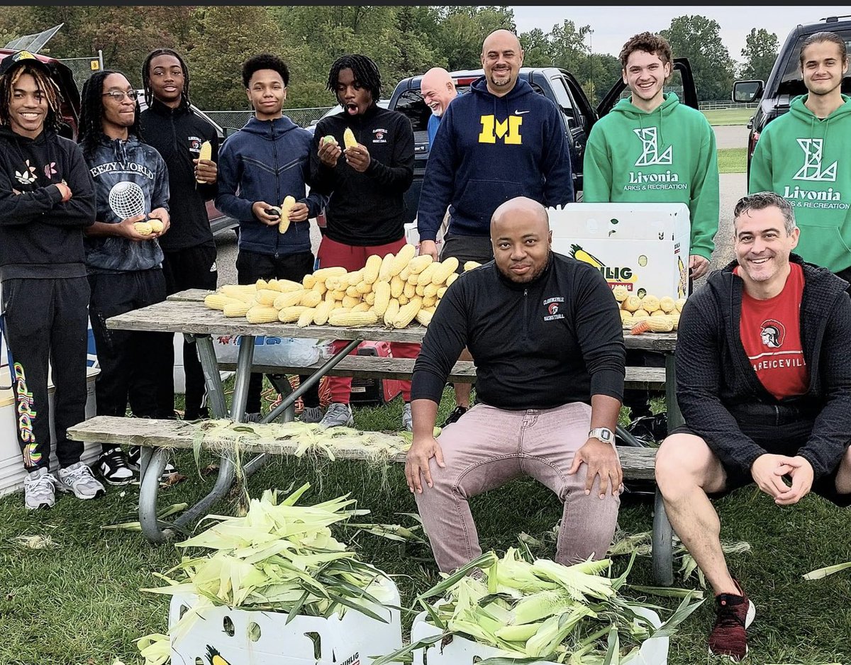 CarruthLind's tweet photo. Supporting the @MiLivonia, @LivoniaKids, @FridayMusings at the Tour de Livonia. Good time for a great cause…..#csd_allmeansall https://t.co/pAQNEiJN1F