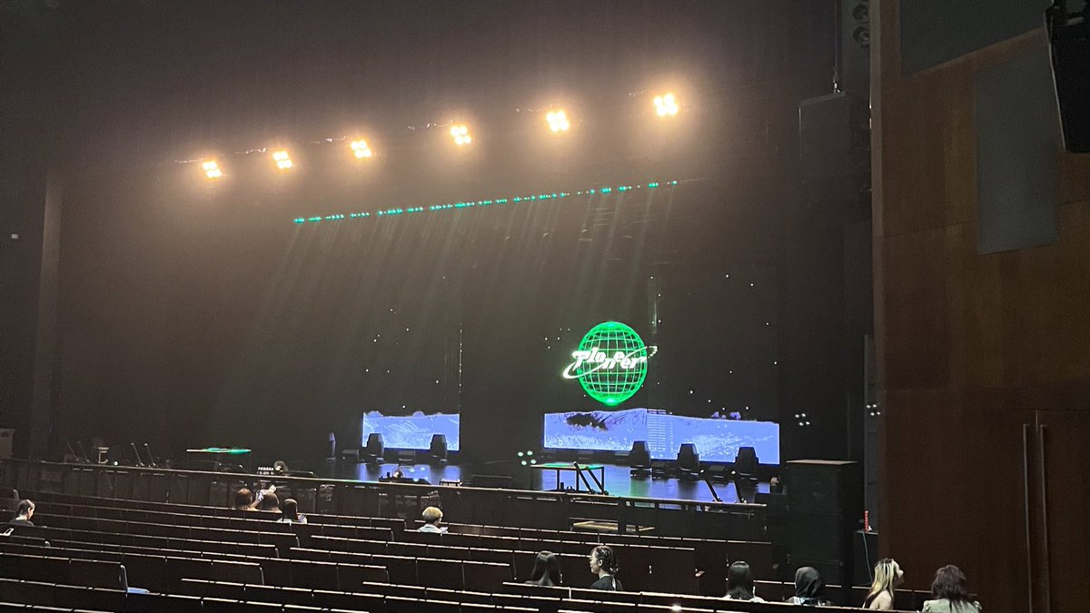 LOVINGSHOTA's tweet photo. best day ever
#P1ONEER_SG #P1Harmony @P1H_members https://t.co/zbmnB8tw86