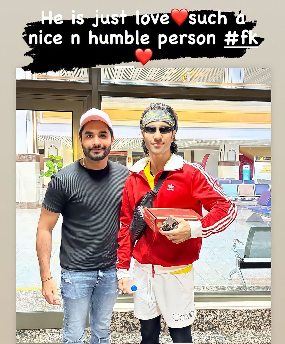 anayavids's tweet photo. my boy always so good at winning hearts....btw what about those who you've already won? Hum bhi Lahore main hi rehte hain😭

@ferozekhaan I'll wait for that "aik din" no matter how long it takes🫠🤞 https://t.co/uEeMaky6R2