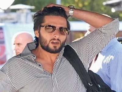 Shahid Khan Afridi literally exists😏🔥 undoubtedly, the most handsome cricketer to play the game. Even today no one comes even close to his charisma>>>👑