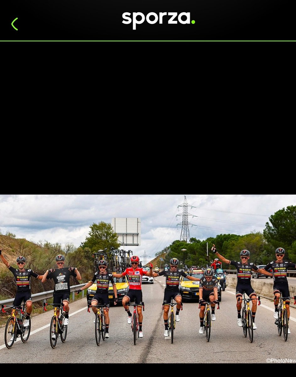 Mooi hoor, die speciale tenues! 😍

Foto van Sporza. (Hoop dat ik die hier mag plaatsen)