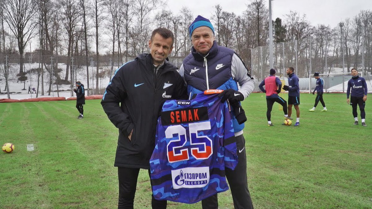 sbgthought's tweet photo. «Сергей Богданович, у Вас появилась халтурка! Нужно потренировать одних хоккеистов. С «Elenko Sports» я уже договорился, завтра прибудут хоккеисты из Бразилии», – председатель правления ФК «Зенит» и председатель совета директоров ХК СКА А.И.Медведев после 5 подряд поражения СКА. https://t.co/kQ4qEtsjWV