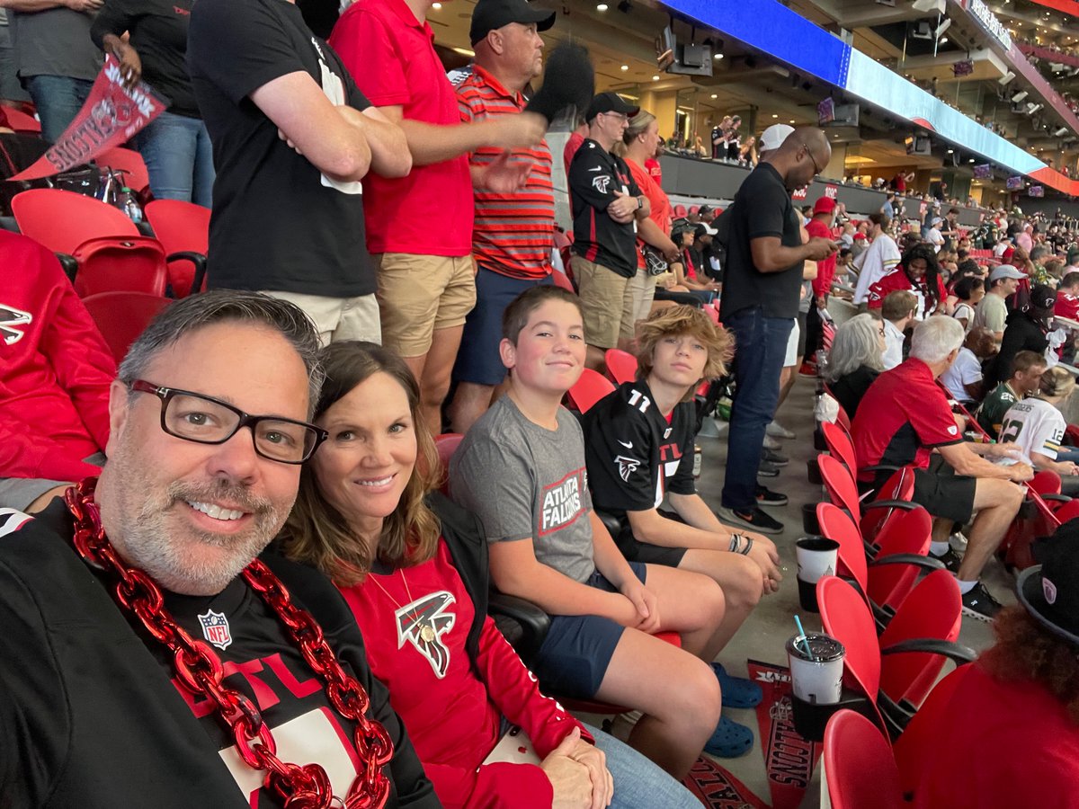 BrettManATL's tweet photo. Ok, it’s that time again. Time to #RiseUp @AtlantaFalcons! 

#DirtyBirds https://t.co/WBAV7Zc1yT