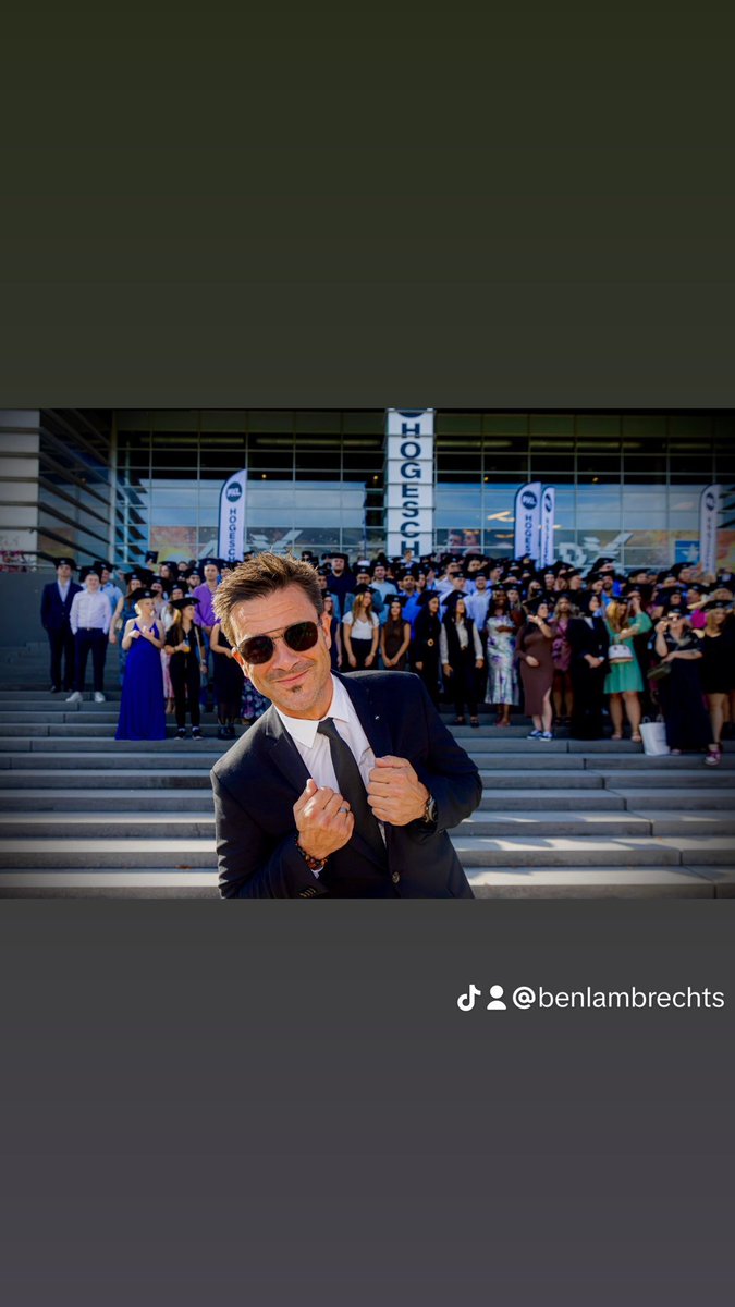 ben lambrechts (@benlambrechts) on Twitter photo Happy Directeur @hogeschoolpxl  @proclamaties 
Onze opdracht om mooie sterke mensen maken weer gelukt! Happy Directeur @hogeschoolpxl  @proclamaties 
Onze opdracht om mooie sterke mensen maken weer gelukt!