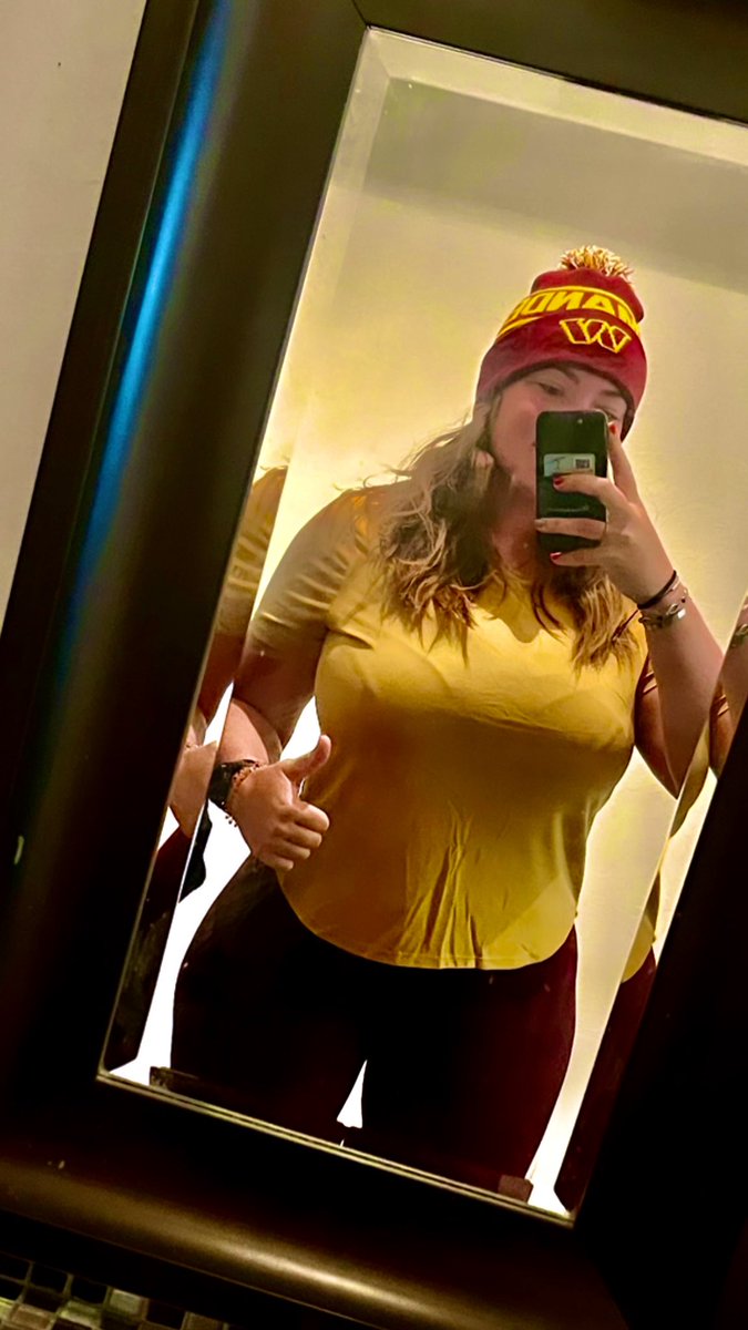 smayranderson's tweet image. Left hand up! ✊ #DENvsWAS #HTTC