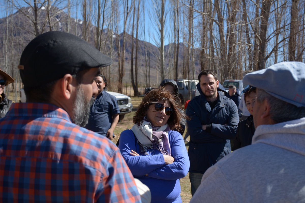AnaFranchi3's tweet photo. Estuvimos en #Uspallata junto a investigadores/as del Instituto de Medicina y Biología Experimental de Cuyo, autoridades del @CONICETMendoza y profesionales del @INA_arg y la Sec. de Agricultura Familiar recorriendo los puestos de productores y productoras (sigue) https://t.co/S6BA6cTqUx