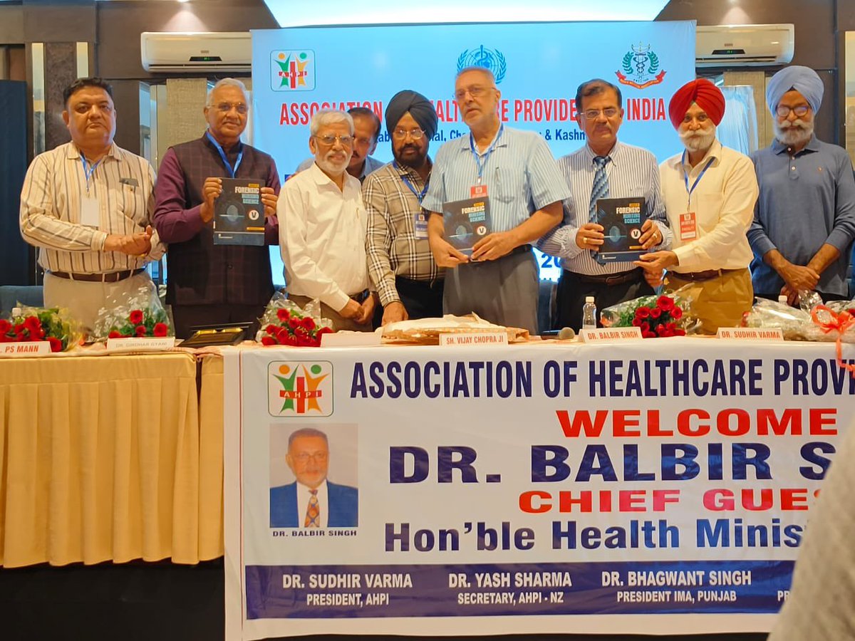 GoreaRK's tweet photo. Dr Balbir Singh Health Minister Punjab, Dr Rajiv Sood, VC, BFUHS, Dr Wander Chairman, Dr PS Brar Member Governing Board BFUHS, Dr B Singh President IMA PUNJAB Dr JYANI President AHPI releasing my Book Basics of Forensic Nursing Science today at the Conference of APHI at Jalandhar https://t.co/mYQBS7LDUy