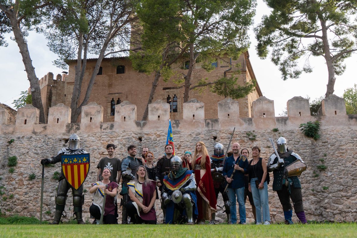 Una jornada de entrenamiento inolvidable. ¡Gracias al castillo de @benissano por albergarnos! Con @VictrixValentia @aLexBY11 @Evil__Smile @JMaquiavello @bernardtorello y también @Hurona_Rolera Freyja_Wildling y Carolina de The Tomahawk Gandía