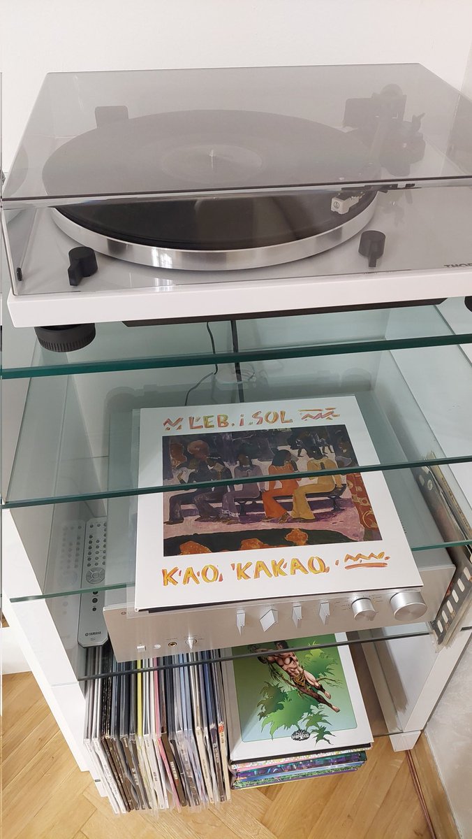 maxocoola's tweet photo. Ja ustajem kasno i sve mi je jasno #LebISol #KaoKakao #NowPlaying #NowSpinning #Vinyl https://t.co/KT7v8fbp2u