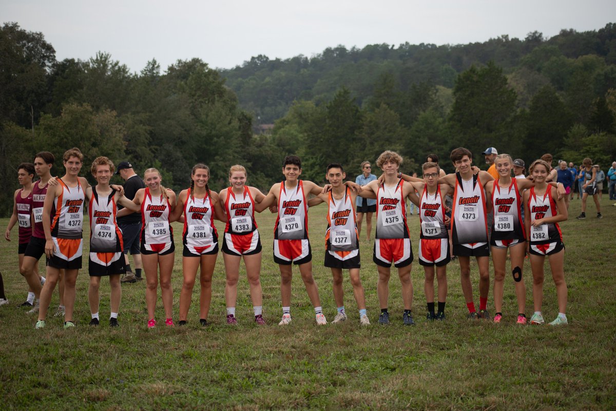 LCPanthersTrack's tweet image. LCHS cross country at Johnson Univerity Invite - runners from 21 schools - Girls led by Sawyer Simmons (4th overall) - Team 4th of 6 complete teams - Ryan Jandro led Boys (11th overall) - Team 5th of 11 complete teams