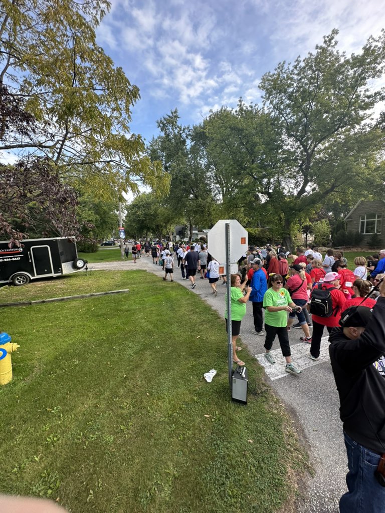 AM800CKLW's tweet photo. Some final shots from Tecumseh’s Terry Fox Run 🏃‍♀️ it was great seeing everyone out enjoying the nice weather! We hope to see you again next year! #dearterry https://t.co/VqbzAJ7RIj