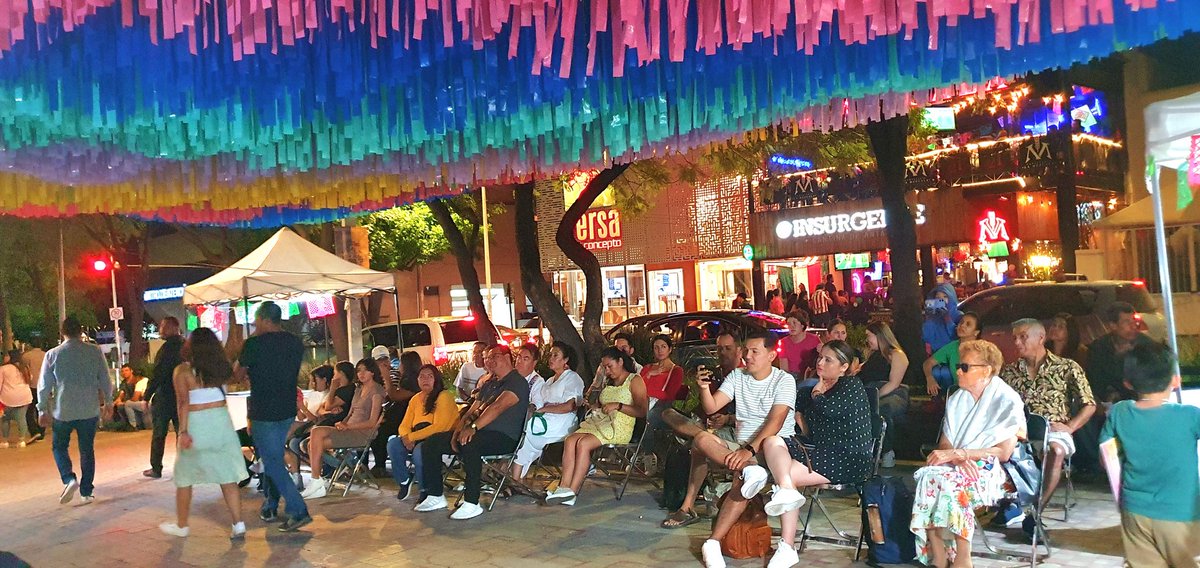 GdlPaseo's tweet image. Agradecemos a la gente que nos acompañó a disfrutar de nuestra música 🟢⚪️🔴 en nuestro #PaseoChapultepec. .Estamos todos los sábados entre Lerdo de Tejada y Efraín Glez Luna #Artesanos #Pintores