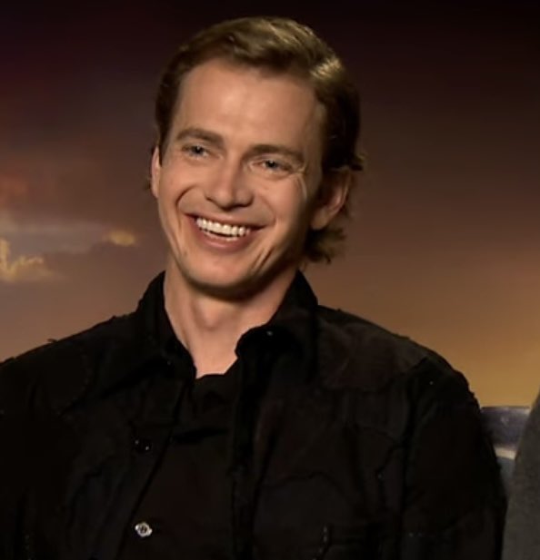 grishaxtano's tweet photo. i was wondering why hayden’s hair look so familiar, HE HAS CLONE WARS ANAKIN HAIRCUT HERE https://t.co/bFSHTj2Tld