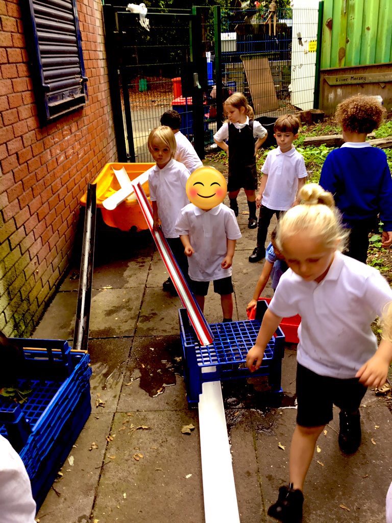 st_michaels_ham's tweet photo. #SMITHReception have had a super start to the new term! Everyone is settling in really well and we are so proud of all our little ones. The children have enjoyed exploring all the new areas both inside and out. ✨💫🌟 #Superstars #ProudTeachers #NewSchool #SMITHOutdoorLearning https://t.co/lSpIC2mJH6