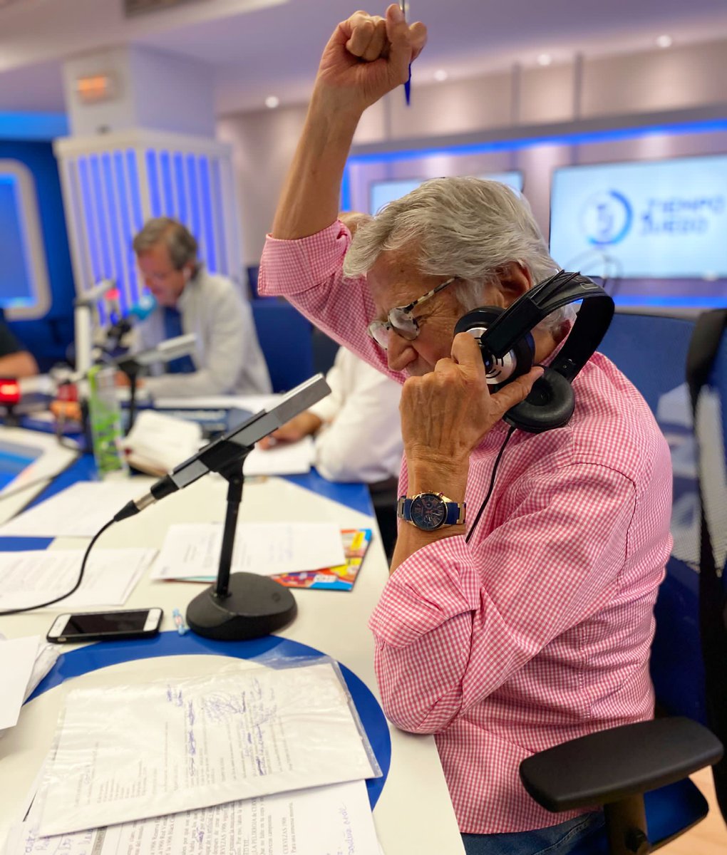 APDRM_COM's tweet photo. Hoy es un día muy triste para el periodismo deportivo. La #APDRM desea mandar su más sentido pésame a la familia, amigos y allegados de Pepe Domingo Castaño.

Gracias por tu legado, por todo lo que has dado a la radio. Tu voz permanecerá para siempre. #DEP https://t.co/J1o4677eju